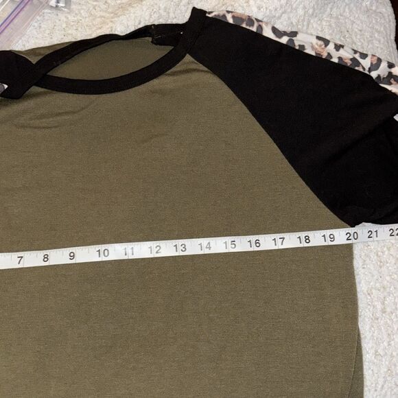 Women's Leopard Print Colorblock Long Sleeve Tunic Top Size Medium - Picture 7 of 7